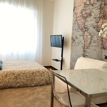 Gg Mentana Rooms Комо Екстериор снимка